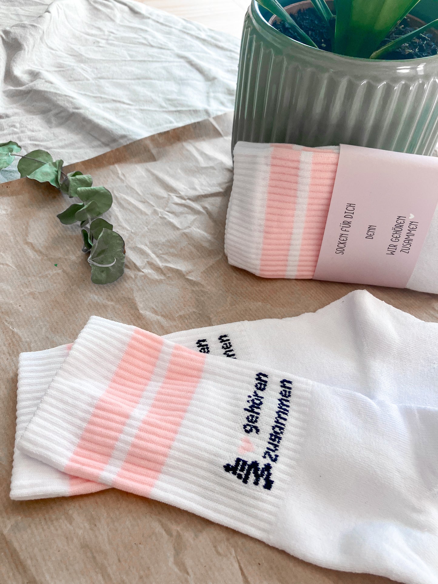 „Wir gehören zusammen“-Socken – ein Paar, das verbindet