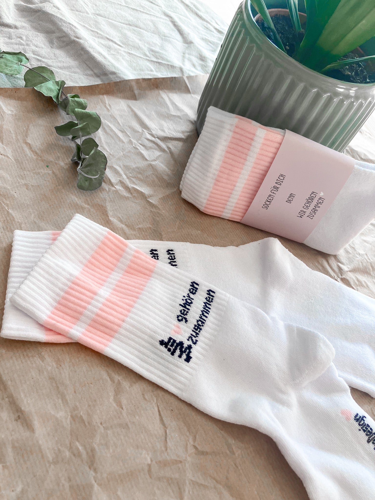 „Wir gehören zusammen“-Socken – ein Paar, das verbindet