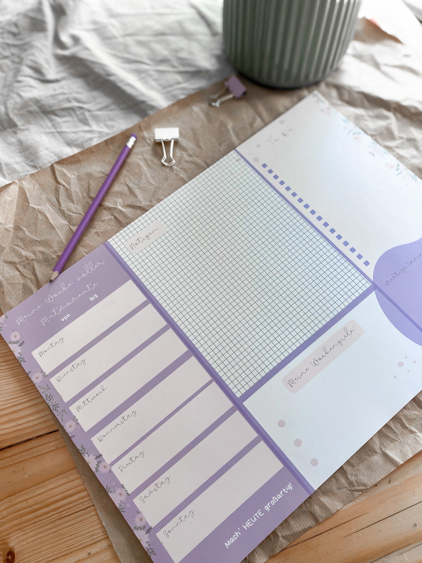 Schreibtischunterlage „Blümchen“ – zarte Blumen, klare Woche